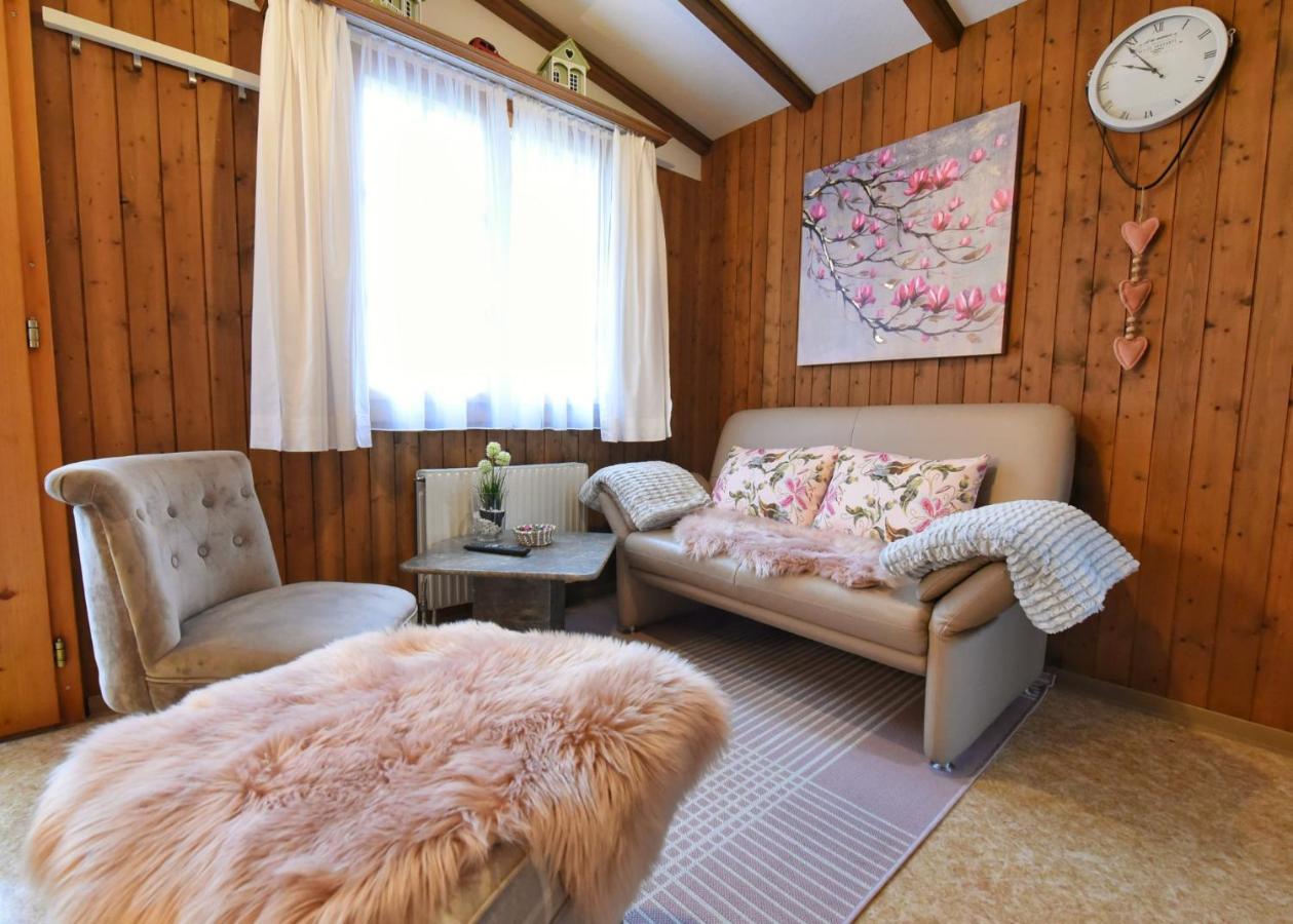 Villa Spellbound A Romantic Hideaway For Adults Aged 18-35 à Lauterbrunnen Extérieur photo