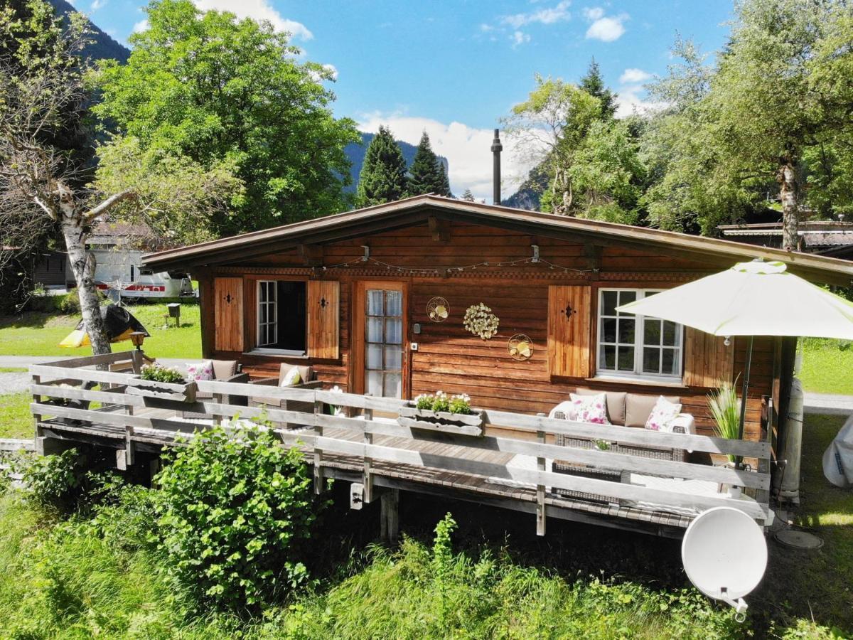 Villa Spellbound A Romantic Hideaway For Adults Aged 18-35 à Lauterbrunnen Extérieur photo