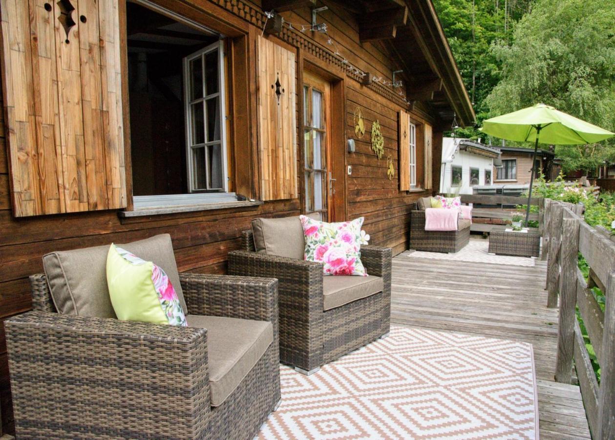 Villa Spellbound A Romantic Hideaway For Adults Aged 18-35 à Lauterbrunnen Extérieur photo